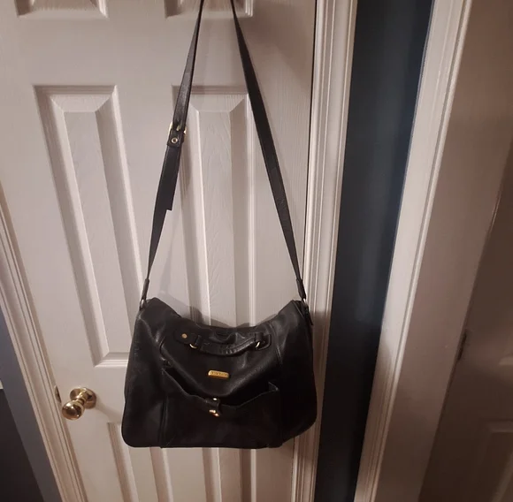 Black Leather Shoulder Bag By Capezio - Picture 2 of 16